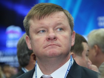 Депутата ГД просят принять меры для оформления установленной им спортивной площадки в собственность МО 